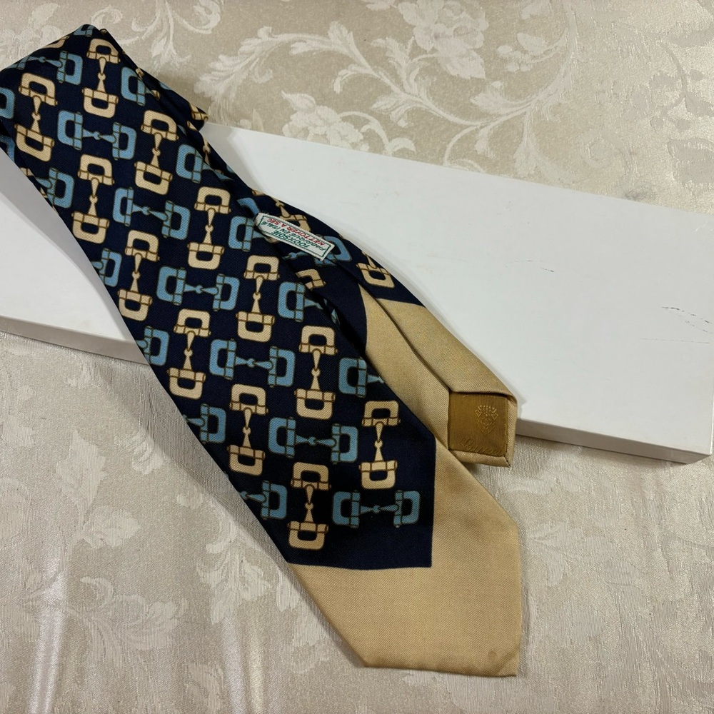 🆕 Gucci Horsebit silk tie 👔